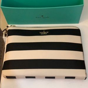 Kate Spade Everpurse - iPhone Charging Wristlet